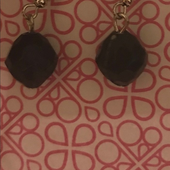Black and silver necklace with matching earrings - Picture 2 of 3